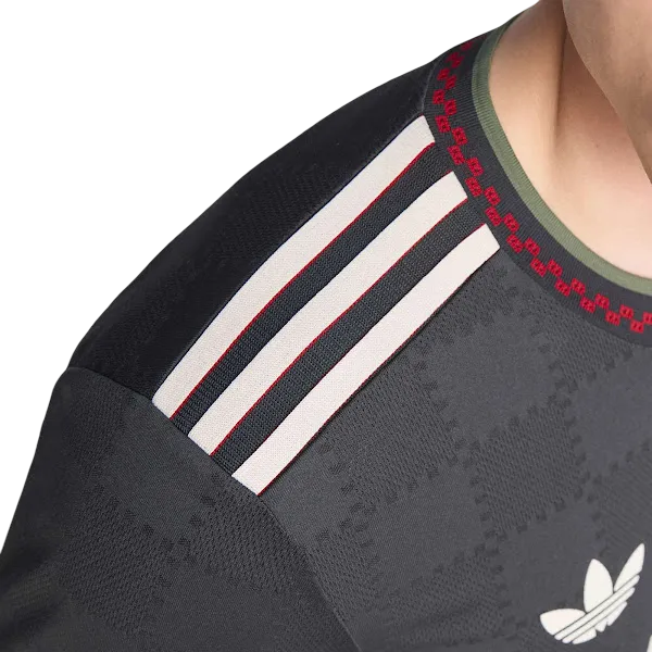 Bayern Munich Kit - 2025/2026 Third Fan Version