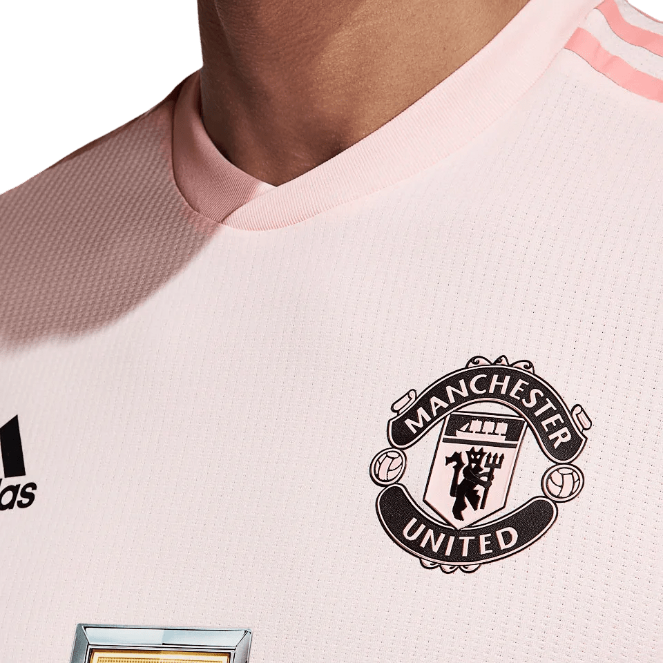 Manchester united pink kit 2018/19 pink coral Premier League tradition
